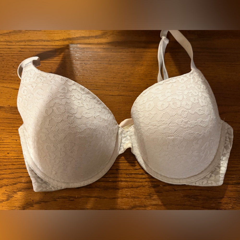 Elegant Lace Women's Bra - Cream